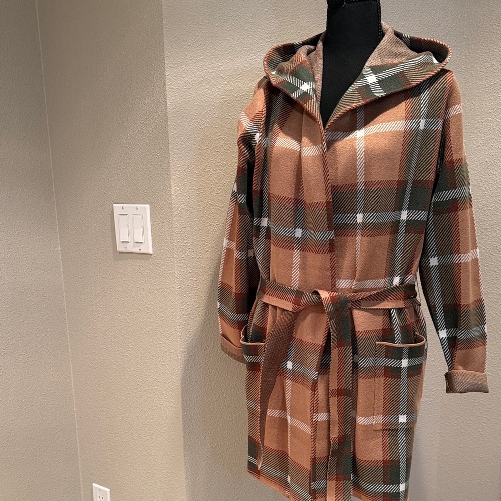 Plaid Hooded Women's Sweater/Coat